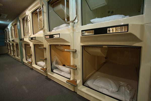 Capsule Hotel Pod